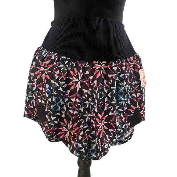 Free people Carpe Diem Printed multi colored shorts,high waist, Medium - Picture 6 of 6